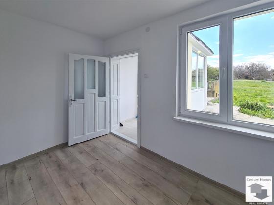 Image No.10-2 Bed House for sale