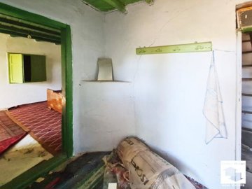 large1758808027