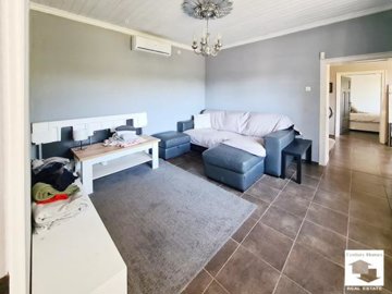 large1760703081