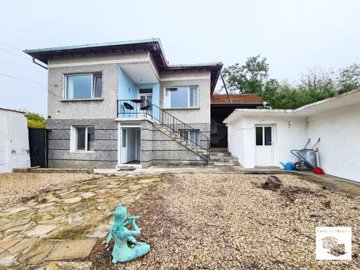 1 - Strazhitsa, House