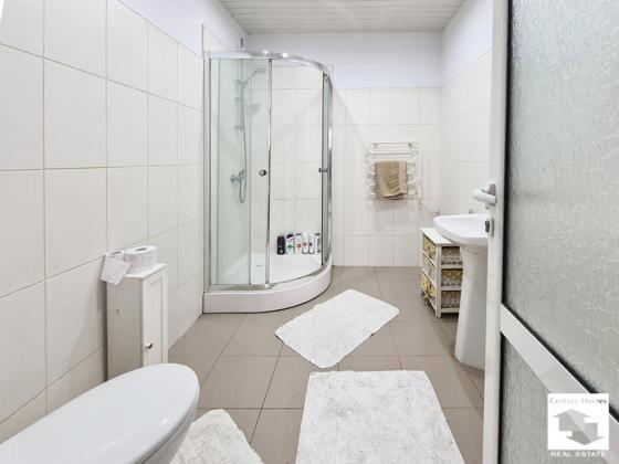 Image No.10-3 Bed House for sale