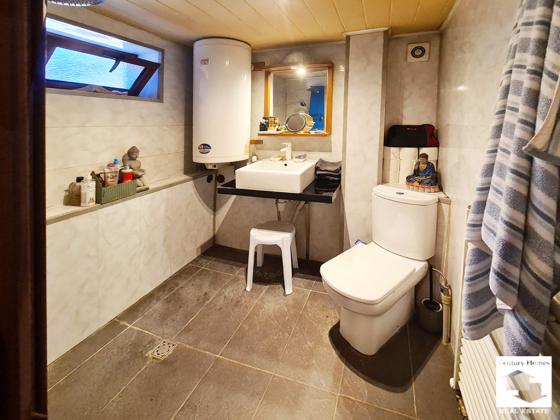 Image No.26-4 Bed House for sale