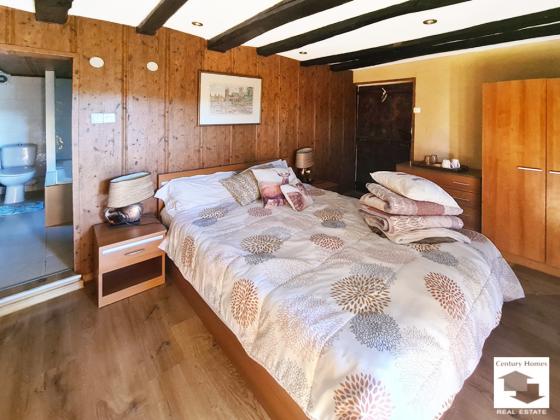 Image No.8-4 Bed House for sale