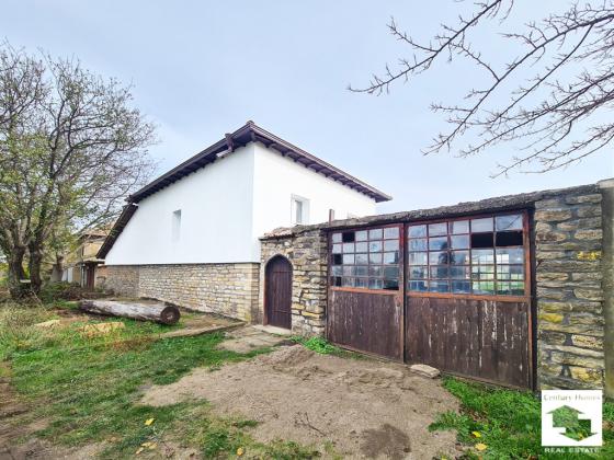 Image No.3-Maison de 3 chambres à vendre à Pavlikeni