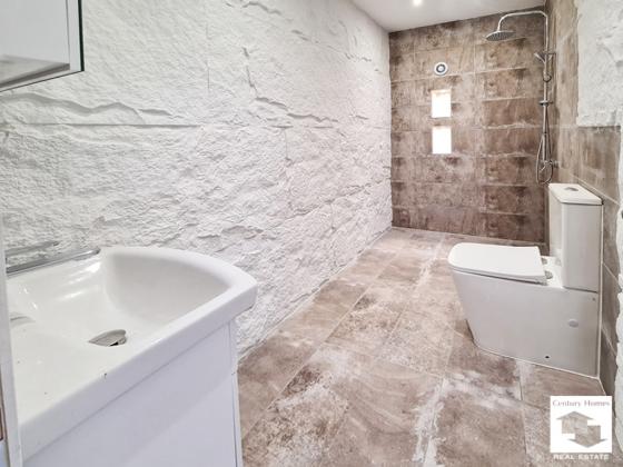 Image No.21-3 Bed House for sale