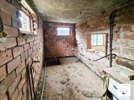 Image No.10-4 Bed House for sale