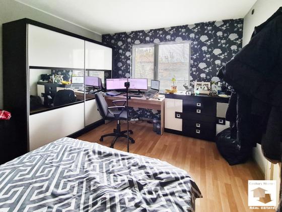 Image No.8-3 Bed House for sale