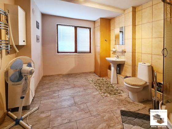 Image No.18-3 Bed House for sale