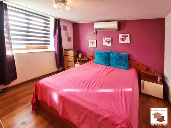 Image No.10-3 Bed House for sale