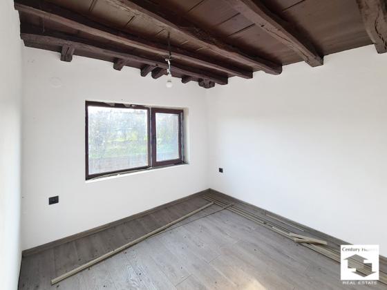 Image No.8-2 Bed House for sale