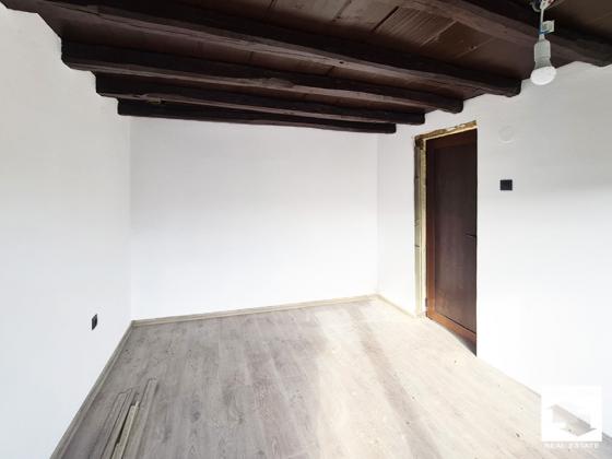 Image No.9-2 Bed House for sale