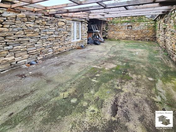 Image No.31-2 Bed House for sale