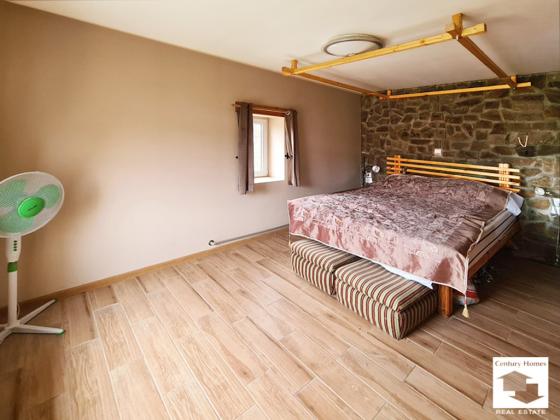 Image No.8-2 Bed House for sale