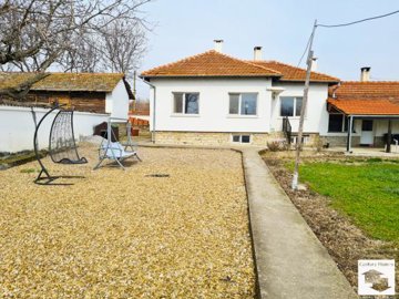 1 - Polski Trambesh, House