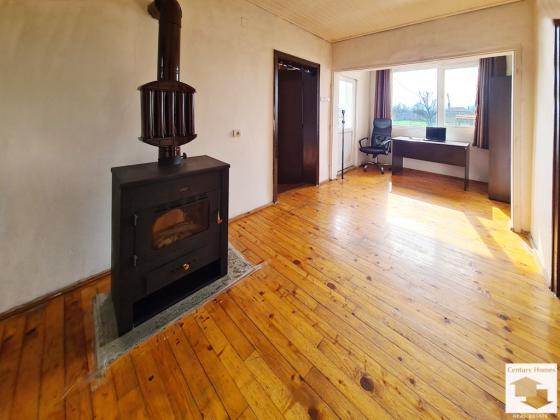 Image No.11-3 Bed House for sale