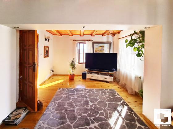 Image No.8-3 Bed House for sale