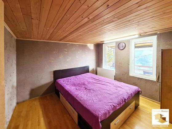 Image No.7-4 Bed House for sale