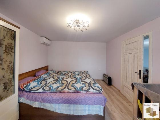 Image No.13-8 Bed House for sale