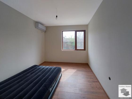 Image No.19-8 Bed House for sale