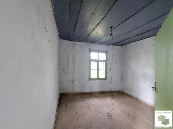 Image No.28-8 Bed House for sale