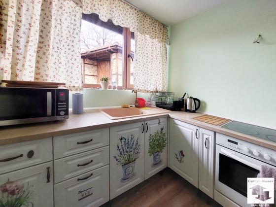 Image No.8-8 Bed House for sale