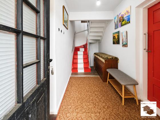 Image No.11-3 Bed House for sale