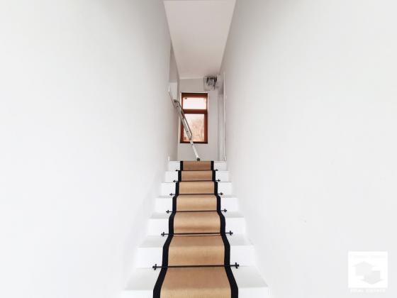 Image No.8-3 Bed House for sale