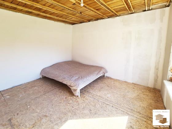 Image No.11-2 Bed House for sale