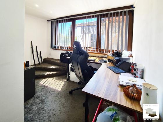 Image No.12-3 Bed House for sale