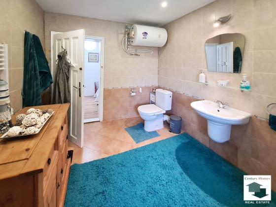Image No.22-3 Bed House for sale