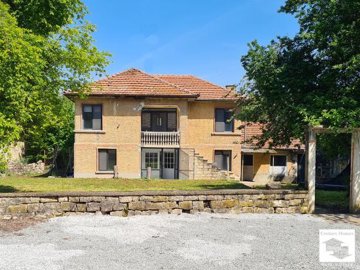 1 - Polski Trambesh, House