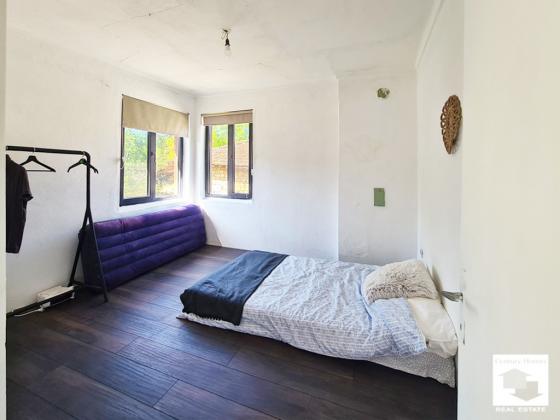 Image No.12-4 Bed House for sale