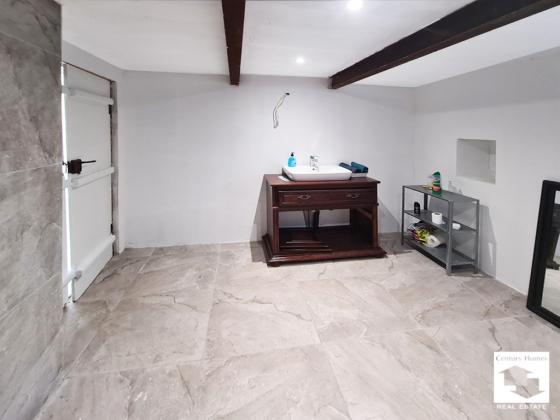 Image No.9-4 Bed House for sale