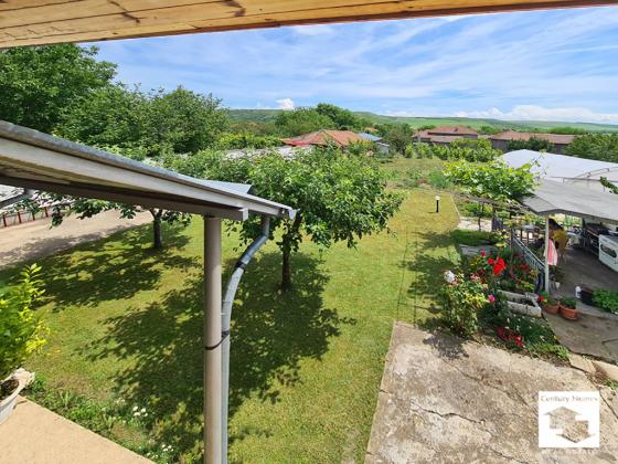 Image No.17-5 Bed House for sale