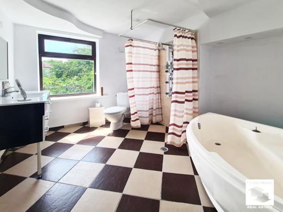 Image No.22-4 Bed House for sale