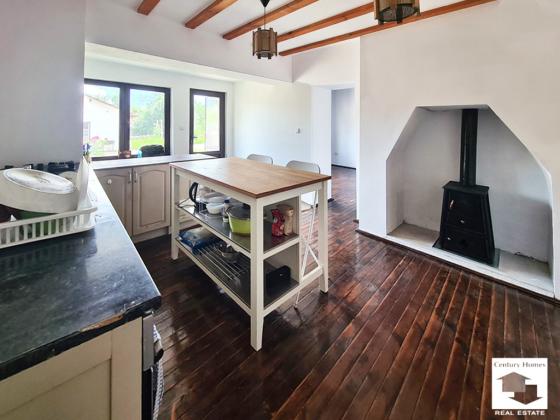 Image No.6-4 Bed House for sale