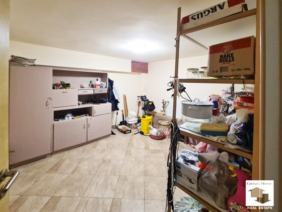 Image No.17-4 Bed House for sale