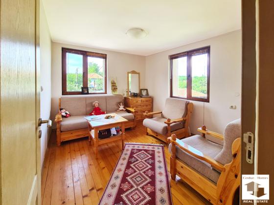 Image No.6-4 Bed House for sale