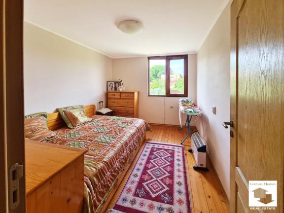 Image No.7-4 Bed House for sale