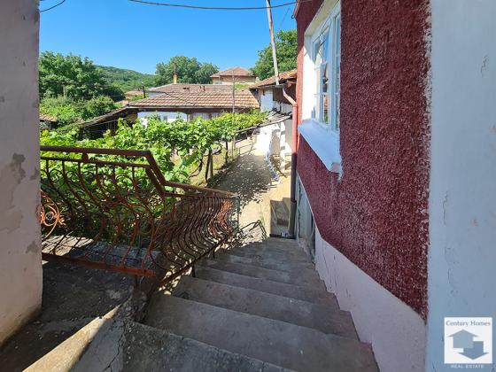 Image No.17-4 Bed House for sale