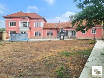 1 - Polski Trambesh, House