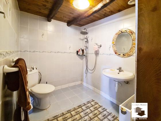 Image No.25-6 Bed House for sale