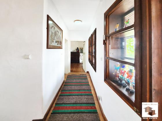 Image No.10-6 Bed House for sale