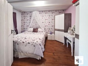 large1784719457