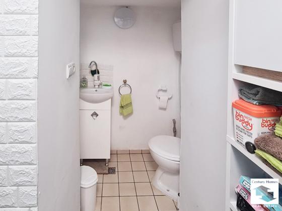 Image No.17-3 Bed House for sale