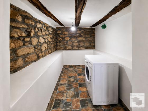 Image No.8-4 Bed House for sale