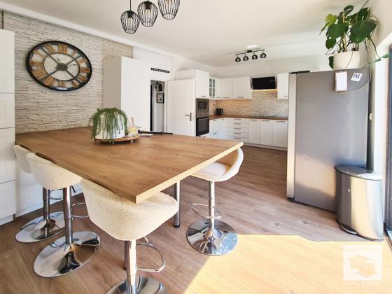 Image No.6-2 Bed House for sale