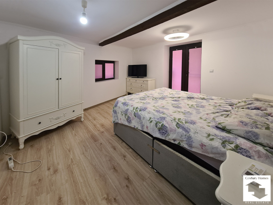 Image No.12-6 Bed House for sale
