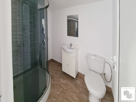 Image No.16-6 Bed House for sale