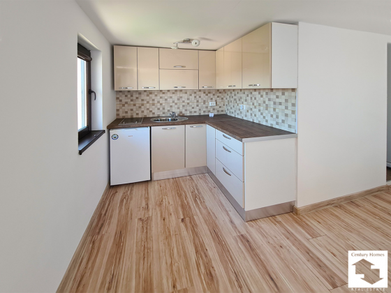 Image No.17-6 Bed House for sale